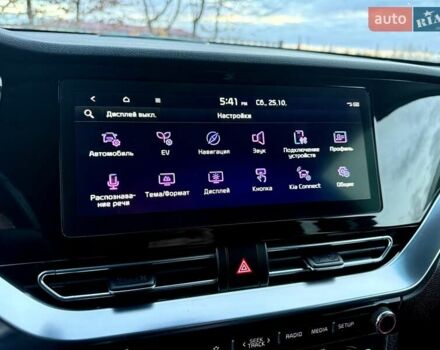 Киа Niro 2021 в Бердичеве на Automoto.ua Серый Киа Niro, объемом двигателя 0 л и пробегом 82 тыс. км за 19250 $, фото 70 на Automoto.ua