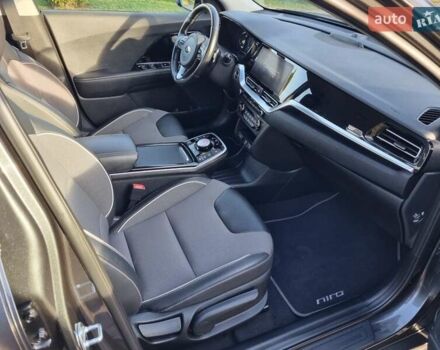 Серый Киа Niro, объемом двигателя 0 л и пробегом 121 тыс. км за 18750 $, фото 28 на Automoto.ua