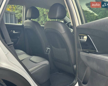 Сірий Кіа Niro, об'ємом двигуна 0 л та пробігом 141 тис. км за 17799 $, фото 41 на Automoto.ua