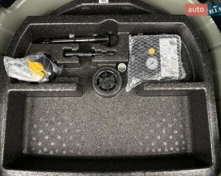 Серый Киа Niro, объемом двигателя 0 л и пробегом 66 тыс. км за 24200 $, фото 50 на Automoto.ua