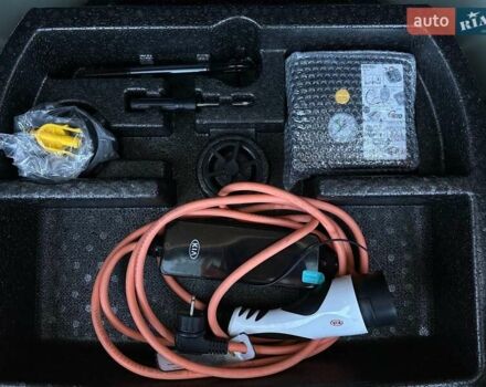 Сірий Кіа Niro, об'ємом двигуна 0 л та пробігом 37 тис. км за 24600 $, фото 89 на Automoto.ua