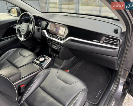 Серый Киа Niro, объемом двигателя 0 л и пробегом 147 тыс. км за 18450 $, фото 56 на Automoto.ua