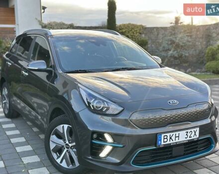 Сірий Кіа Niro, об'ємом двигуна 0 л та пробігом 105 тис. км за 19950 $, фото 9 на Automoto.ua