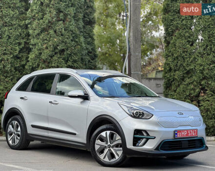 Сірий Кіа Niro, об'ємом двигуна 0 л та пробігом 141 тис. км за 17799 $, фото 2 на Automoto.ua