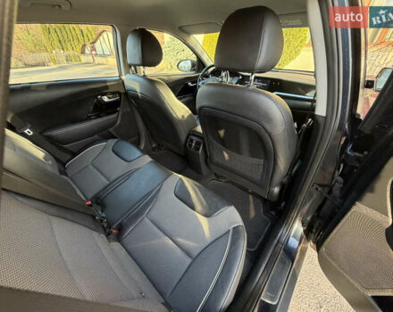 Серый Киа Niro, объемом двигателя 0 л и пробегом 157 тыс. км за 18350 $, фото 46 на Automoto.ua