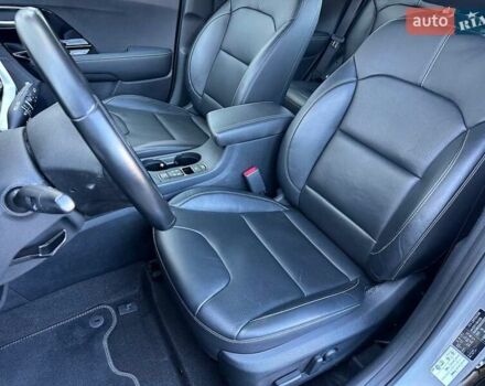 Серый Киа Niro, объемом двигателя 1.6 л и пробегом 57 тыс. км за 24900 $, фото 38 на Automoto.ua