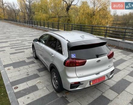 Сірий Кіа Niro, об'ємом двигуна 0 л та пробігом 101 тис. км за 19300 $, фото 9 на Automoto.ua