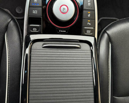 Сірий Кіа Niro, об'ємом двигуна 0 л та пробігом 50 тис. км за 22300 $, фото 48 на Automoto.ua