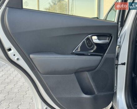 Серый Киа Niro, объемом двигателя 0 л и пробегом 139 тыс. км за 17999 $, фото 33 на Automoto.ua