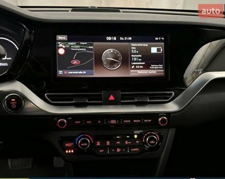Серый Киа Niro, объемом двигателя 0 л и пробегом 39 тыс. км за 22700 $, фото 2 на Automoto.ua