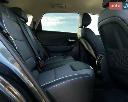 Сірий Кіа Niro, об'ємом двигуна 0 л та пробігом 37 тис. км за 23600 $, фото 90 на Automoto.ua