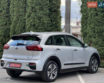 Сірий Кіа Niro, об'ємом двигуна 0 л та пробігом 141 тис. км за 17799 $, фото 14 на Automoto.ua