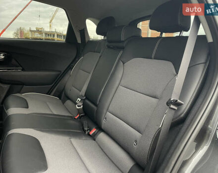 Сірий Кіа Niro, об'ємом двигуна 0 л та пробігом 52 тис. км за 22999 $, фото 29 на Automoto.ua