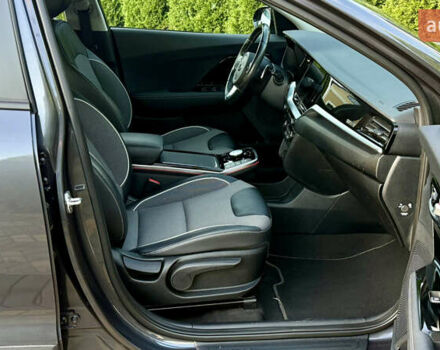 Киа Niro 2021 в Самборе на Automoto.ua Серый Киа Niro, объемом двигателя 0 л и пробегом 107 тыс. км за 19500 $, фото 32 на Automoto.ua