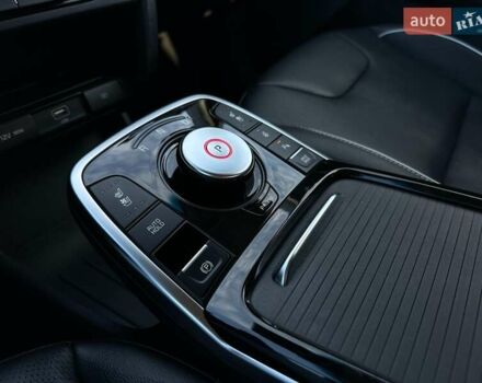 Сірий Кіа Niro, об'ємом двигуна 0 л та пробігом 100 тис. км за 21900 $, фото 64 на Automoto.ua