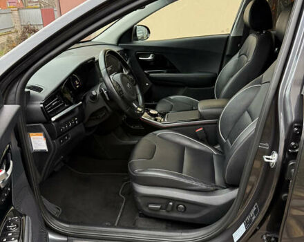 Сірий Кіа Niro, об'ємом двигуна 0 л та пробігом 50 тис. км за 22300 $, фото 42 на Automoto.ua