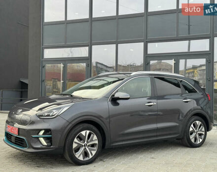 Серый Киа Niro, объемом двигателя 0 л и пробегом 147 тыс. км за 18450 $, фото 7 на Automoto.ua