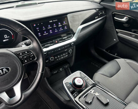 Серый Киа Niro, объемом двигателя 0 л и пробегом 39 тыс. км за 23100 $, фото 28 на Automoto.ua