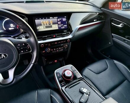 Киа Niro 2021 в Бердичеве на Automoto.ua Серый Киа Niro, объемом двигателя 0 л и пробегом 70 тыс. км за 21350 $, фото 61 на Automoto.ua