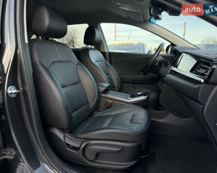 Сірий Кіа Niro, об'ємом двигуна 0 л та пробігом 97 тис. км за 22900 $, фото 94 на Automoto.ua