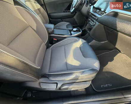 Серый Киа Niro, объемом двигателя 0 л и пробегом 157 тыс. км за 18350 $, фото 25 на Automoto.ua