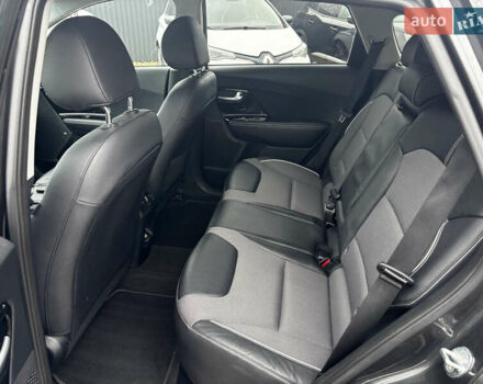 Серый Киа Niro, объемом двигателя 0 л и пробегом 39 тыс. км за 23100 $, фото 37 на Automoto.ua