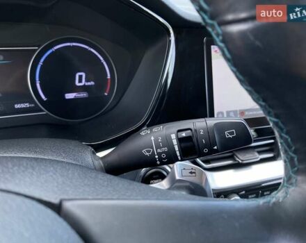 Серый Киа Niro, объемом двигателя 0 л и пробегом 66 тыс. км за 24200 $, фото 26 на Automoto.ua