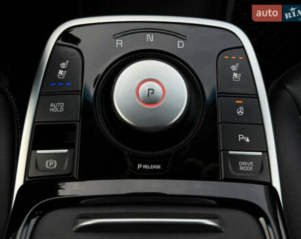 Серый Киа Niro, объемом двигателя 0 л и пробегом 82 тыс. км за 22900 $, фото 4 на Automoto.ua