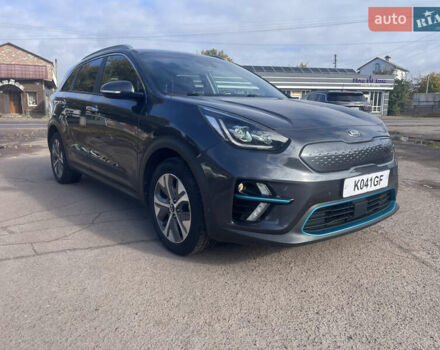 Сірий Кіа Niro, об'ємом двигуна 0 л та пробігом 140 тис. км за 18500 $, фото 5 на Automoto.ua