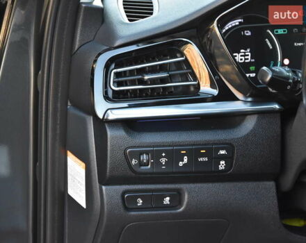 Сірий Кіа Niro, об'ємом двигуна 0 л та пробігом 99 тис. км за 22880 $, фото 20 на Automoto.ua