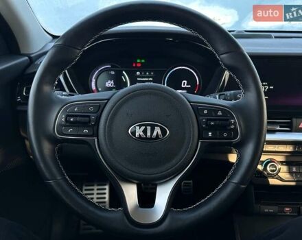 Серый Киа Niro, объемом двигателя 0 л и пробегом 54 тыс. км за 23900 $, фото 42 на Automoto.ua