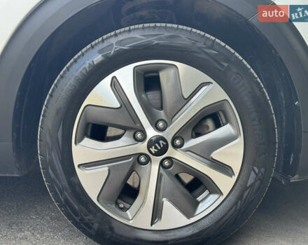 Сірий Кіа Niro, об'ємом двигуна 0 л та пробігом 141 тис. км за 17799 $, фото 58 на Automoto.ua