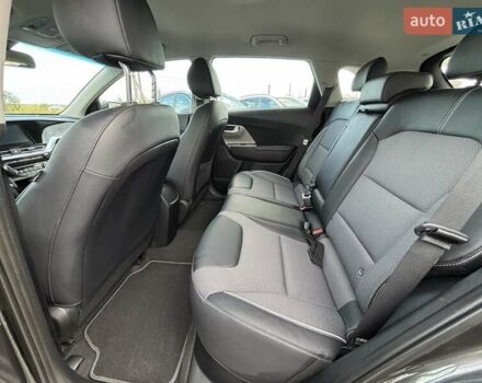 Серый Киа Niro, объемом двигателя 0 л и пробегом 52 тыс. км за 20750 $, фото 24 на Automoto.ua