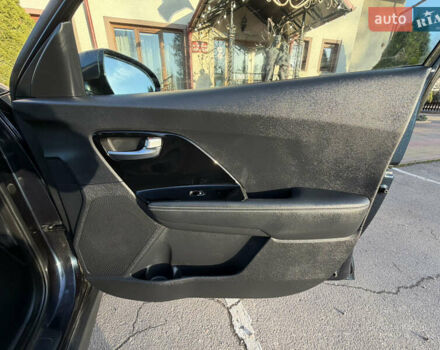 Серый Киа Niro, объемом двигателя 0 л и пробегом 157 тыс. км за 18350 $, фото 44 на Automoto.ua
