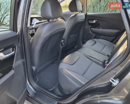 Серый Киа Niro, объемом двигателя 0 л и пробегом 121 тыс. км за 18750 $, фото 21 на Automoto.ua