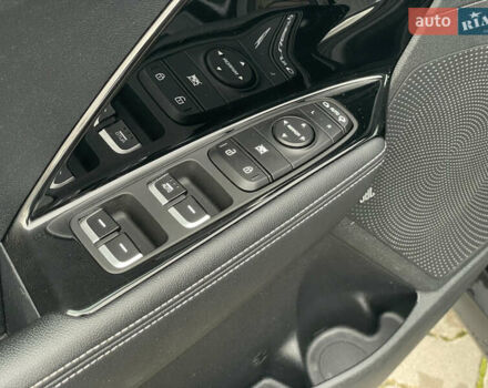 Сірий Кіа Niro, об'ємом двигуна 0 л та пробігом 52 тис. км за 22999 $, фото 45 на Automoto.ua