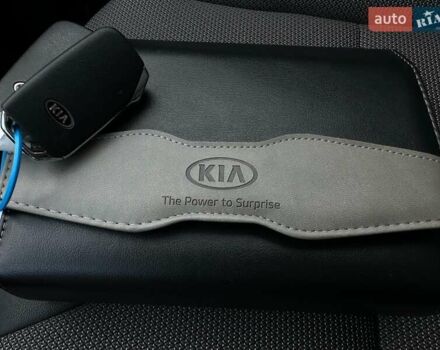 Сірий Кіа Niro, об'ємом двигуна 0 л та пробігом 37 тис. км за 23600 $, фото 77 на Automoto.ua