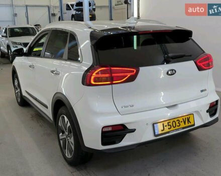 Серый Киа Niro, объемом двигателя 0 л и пробегом 117 тыс. км за 19500 $, фото 2 на Automoto.ua