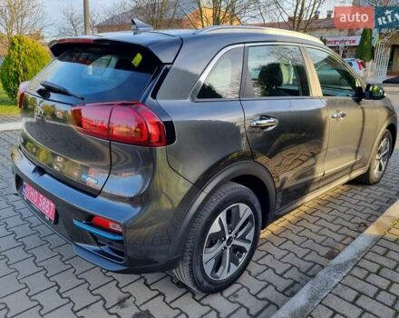 Серый Киа Niro, объемом двигателя 0 л и пробегом 121 тыс. км за 18750 $, фото 10 на Automoto.ua