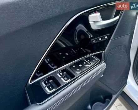 Киа Niro 2021 в Бердичеве на Automoto.ua Серый Киа Niro, объемом двигателя 0 л и пробегом 70 тыс. км за 21350 $, фото 45 на Automoto.ua