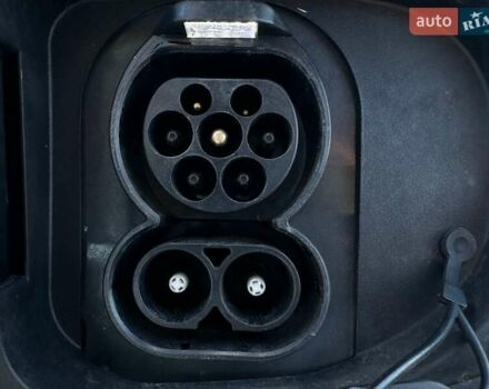 Сірий Кіа Niro, об'ємом двигуна 0 л та пробігом 100 тис. км за 21900 $, фото 28 на Automoto.ua