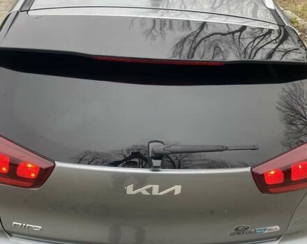 Серый Киа Niro, объемом двигателя 0 л и пробегом 54 тыс. км за 19999 $, фото 6 на Automoto.ua