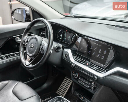 Сірий Кіа Niro, об'ємом двигуна 0 л та пробігом 77 тис. км за 14950 $, фото 15 на Automoto.ua