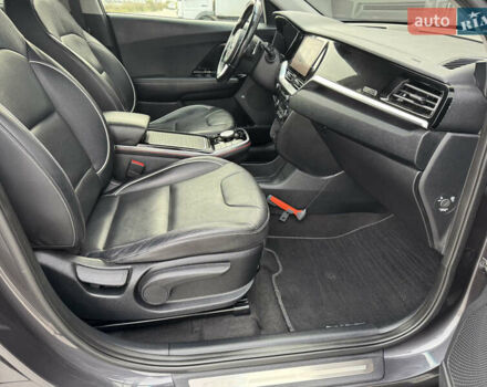 Серый Киа Niro, объемом двигателя 0 л и пробегом 147 тыс. км за 18450 $, фото 54 на Automoto.ua