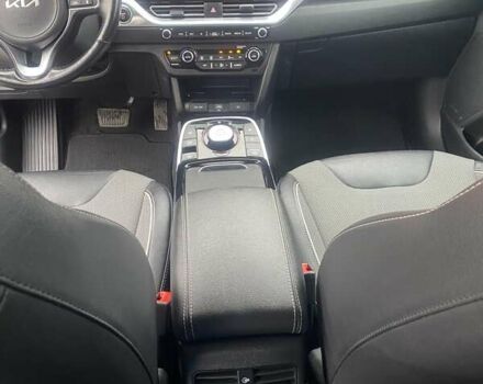 Серый Киа Niro, объемом двигателя 0 л и пробегом 54 тыс. км за 19999 $, фото 37 на Automoto.ua