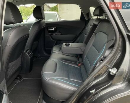 Сірий Кіа Niro, об'ємом двигуна 0 л та пробігом 86 тис. км за 23400 $, фото 71 на Automoto.ua