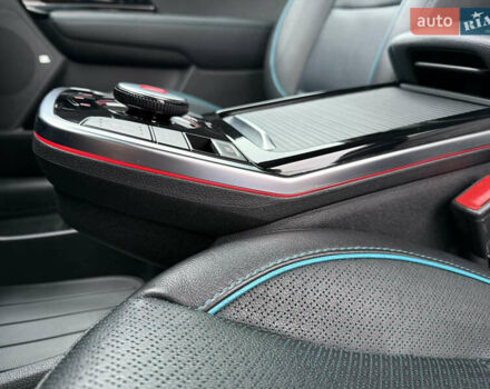 Сірий Кіа Niro, об'ємом двигуна 0 л та пробігом 97 тис. км за 22900 $, фото 64 на Automoto.ua