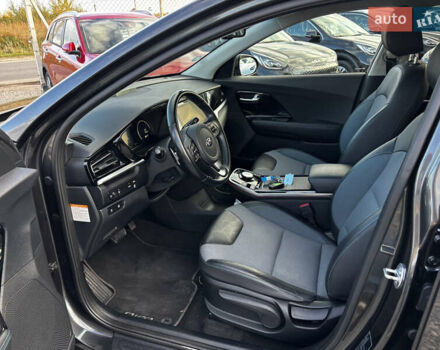 Сірий Кіа Niro, об'ємом двигуна 0 л та пробігом 50 тис. км за 19999 $, фото 13 на Automoto.ua
