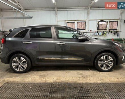 Сірий Кіа Niro, об'ємом двигуна 0 л та пробігом 97 тис. км за 22900 $, фото 21 на Automoto.ua
