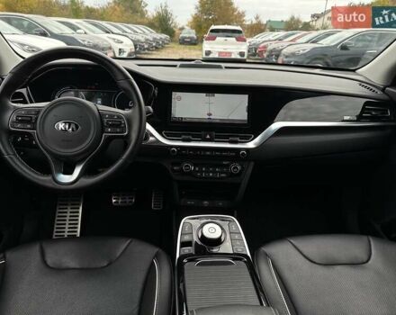 Серый Киа Niro, объемом двигателя 0 л и пробегом 62 тыс. км за 23600 $, фото 39 на Automoto.ua